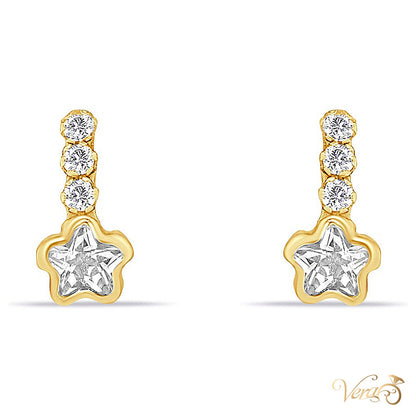 14K Yellow Gold Star Stud Earrings with Cubic Zirconia, 9mm - alternate view